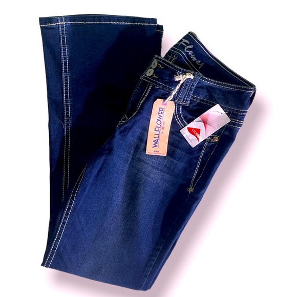 Wallflower new with tags Jeans size 11 - Picture 1 of 6